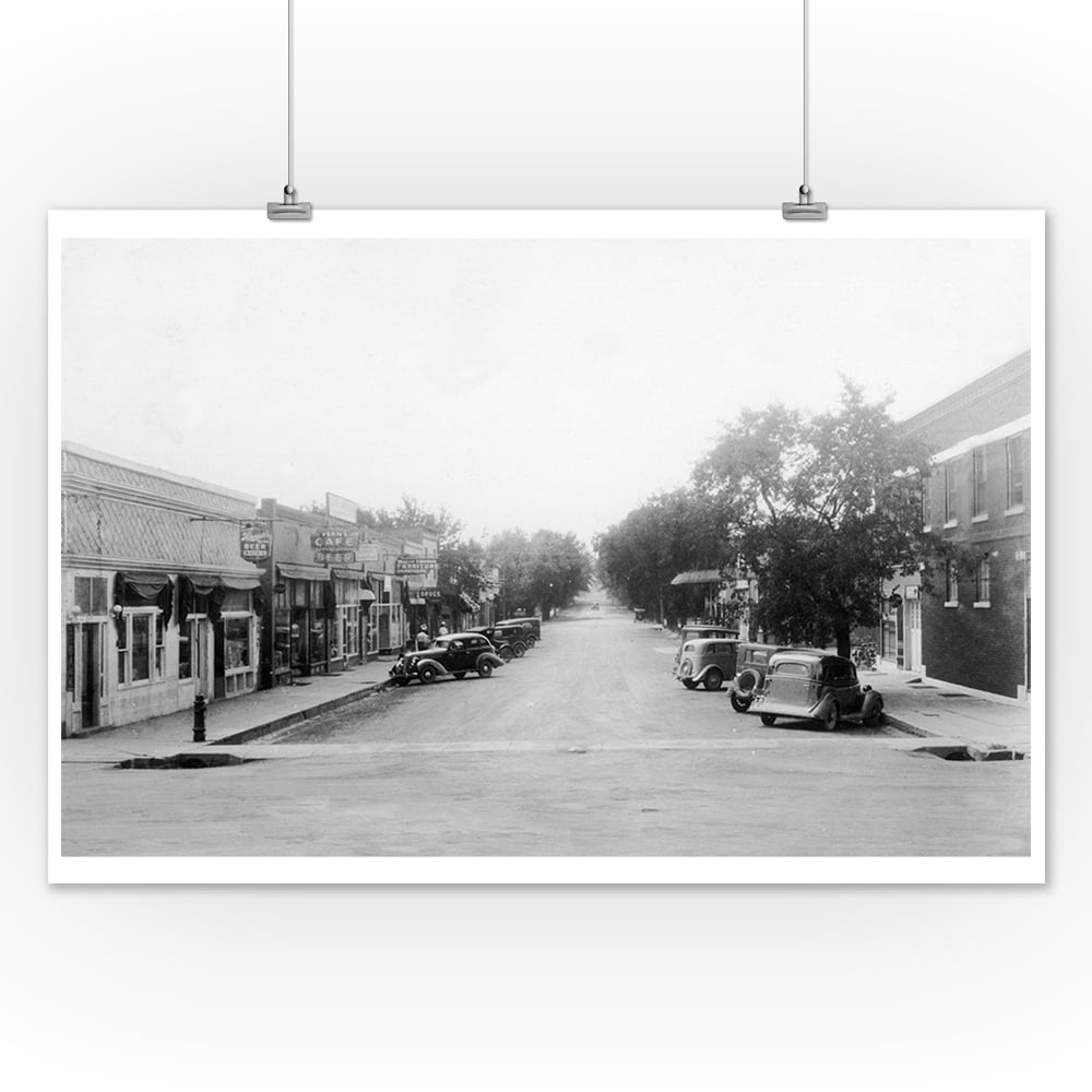Enderlin, North Dakota View of Fourth Avenue (12x18 Art Print, Wall
