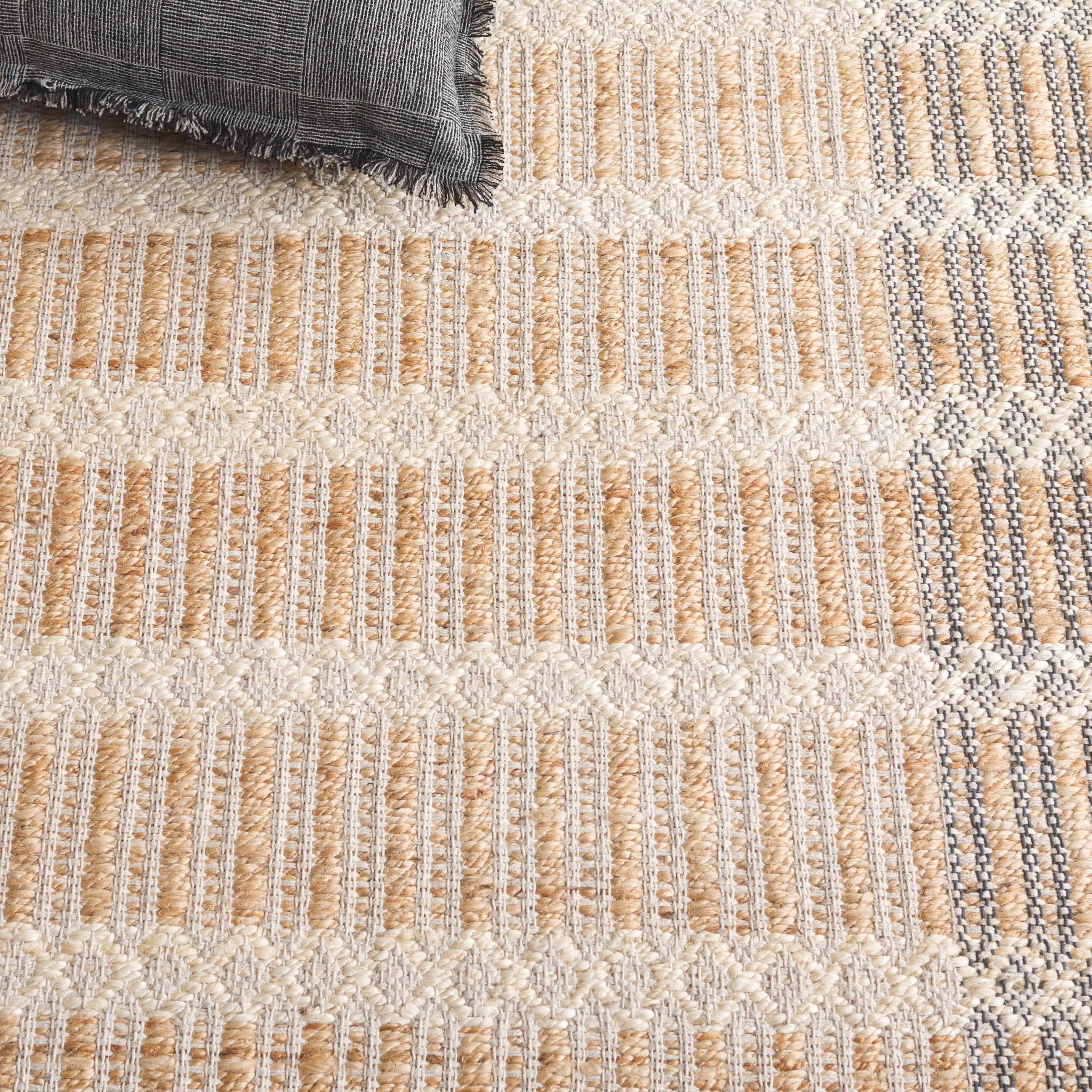 SAFAVIEH Natural Fiber Connor Striped Runner Rug, Natural/Charcoal, 2'3" x 8'