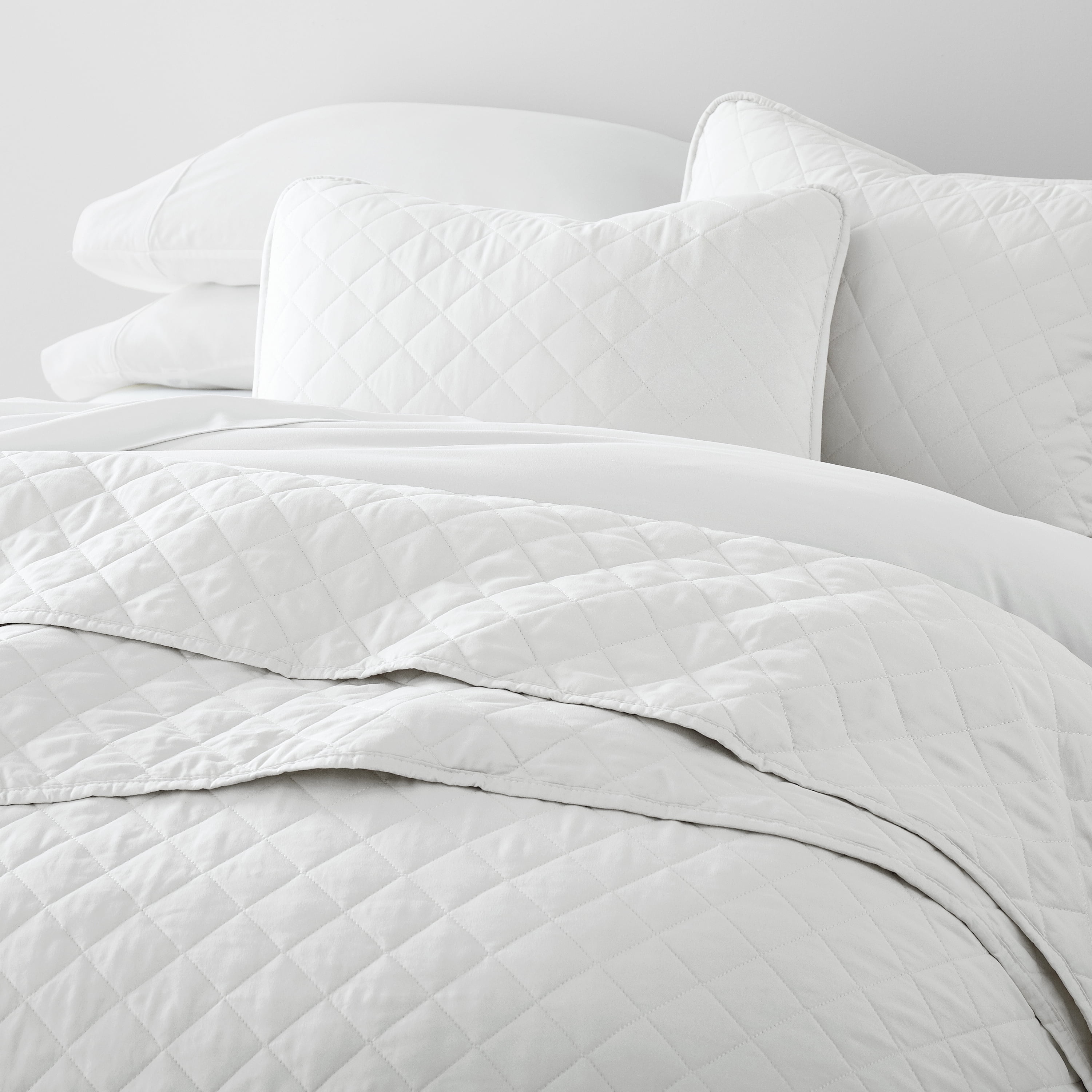 Noble Linens 3-Piece White Diamond Quilt Set, Twin / Twin XL