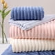 thumbnail image 2 of Nvzi 3 toallas de baño, toalla de mano de algodón suave para el hogar, súper suave, altamente absorbente para ducha, piscina, toalla de mano de 13,78 x 23,62 pulgadas (azul), 2 of 5