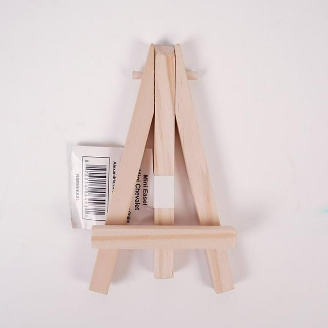 North Shore's wooden mini easel