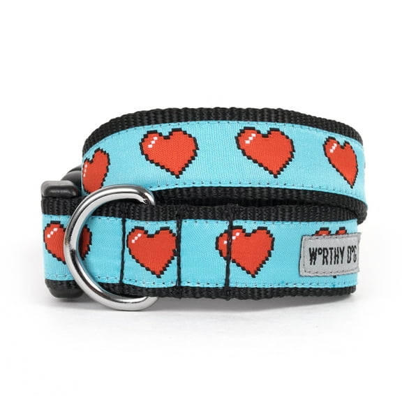 Graphic Hearts Collar