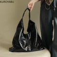 thumbnail image 4 of Bolso de hombro plateado para mujer, gran capacidad, moda femenina, vintage, de PU, bolsos para mujer, tendencia 2023, 4 of 5