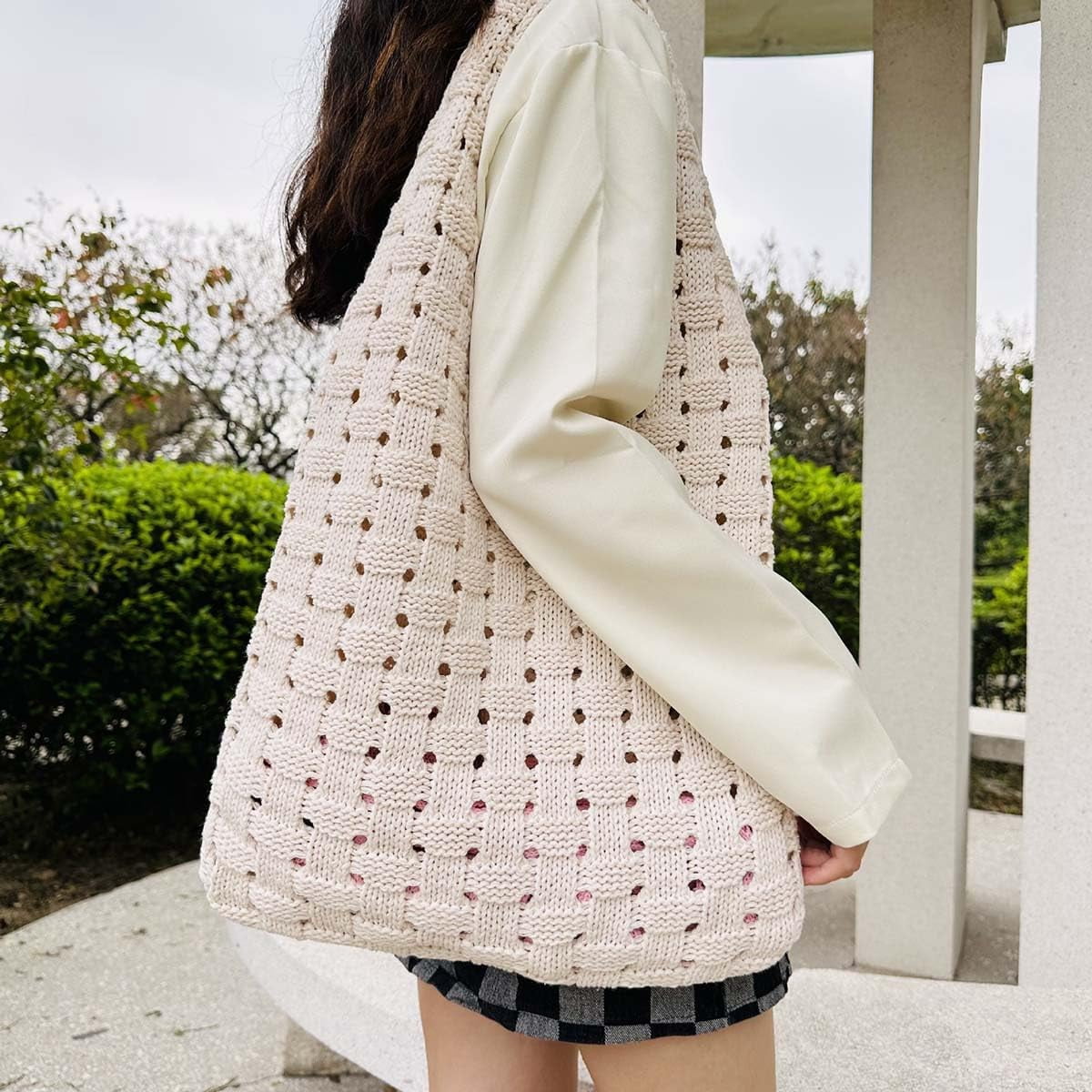 Kukuzhu Crochet Beach Tote Bag for Women Knit Shoulder Bag Aesthetic Knit Bag Woven Hobo Bag Hollow Summer Bag