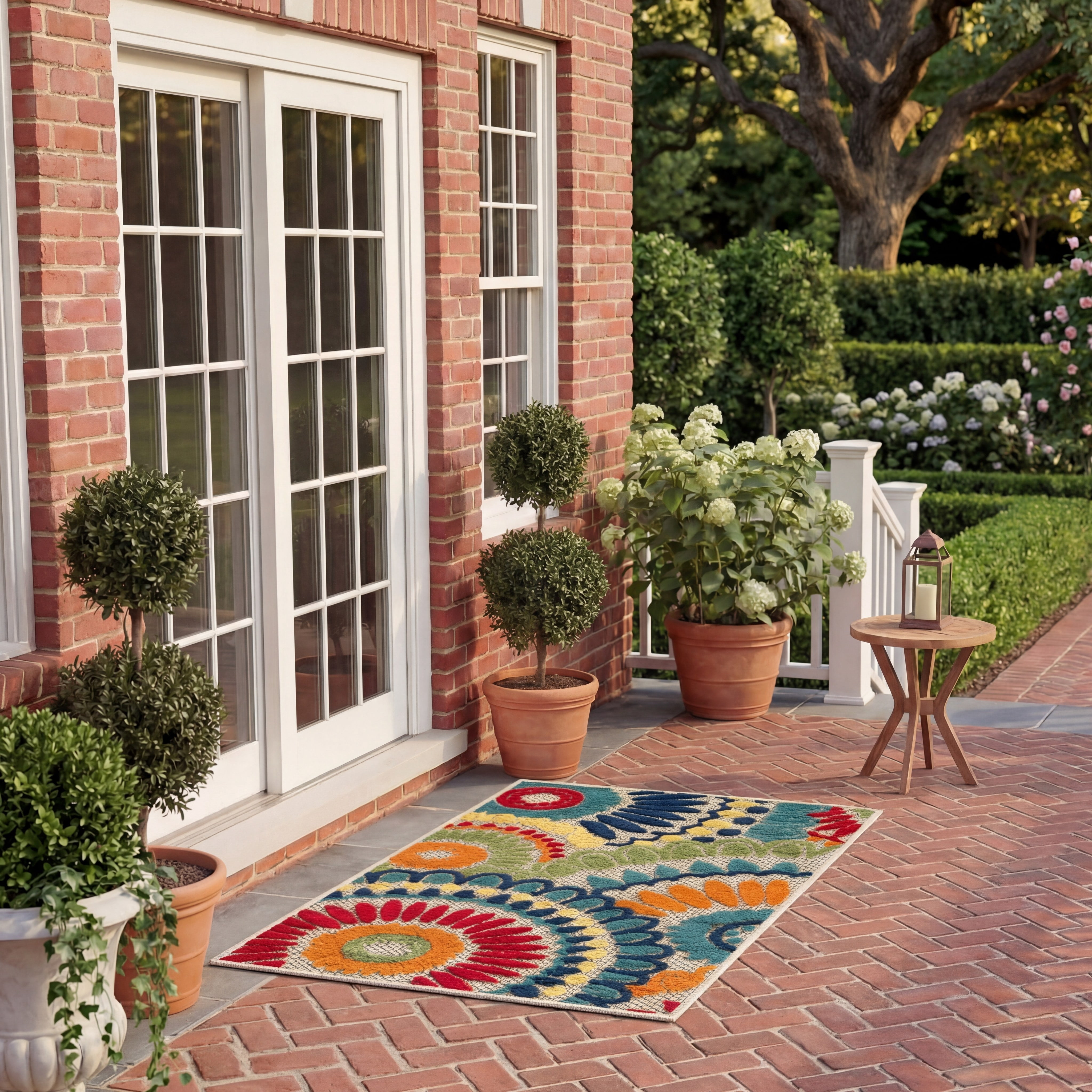 SAFAVIEH Cabana Brynn Floral Indoor/Outdoor Area Rug, Blue/Ivory, 6'7" x 6'7" Square
