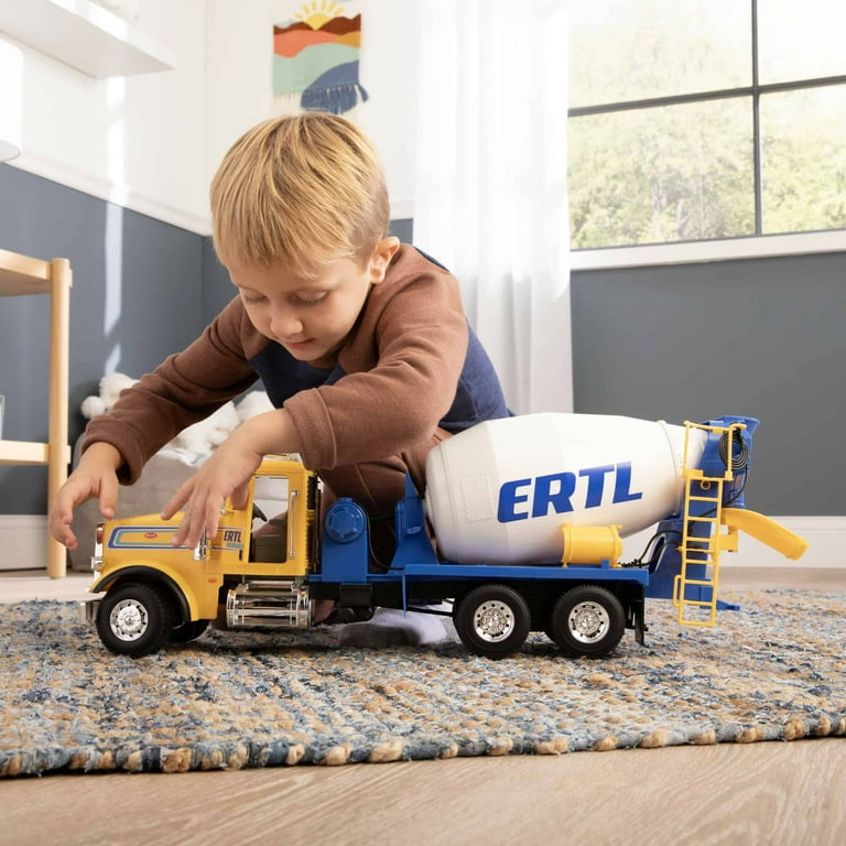 ERTL 1/16 Big Farm Yellow & Blue Peterbilt Model 367 Cement Mixer