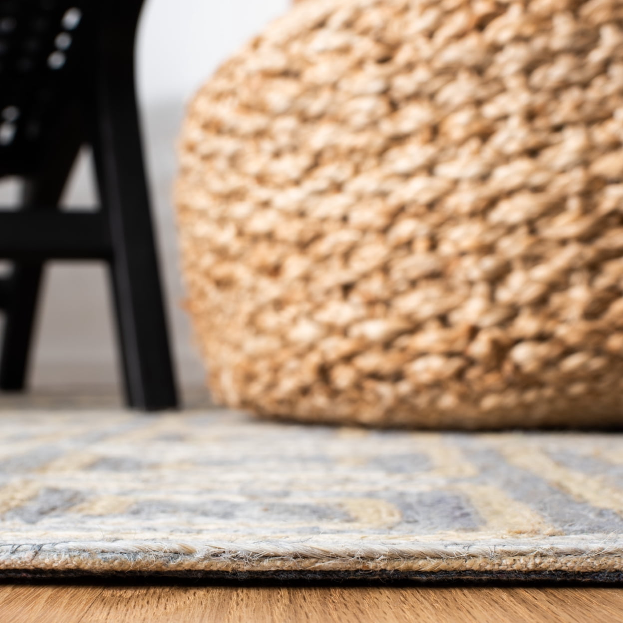 SAFAVIEH Sahara SAH410F Handmade Grey / Beige Rug