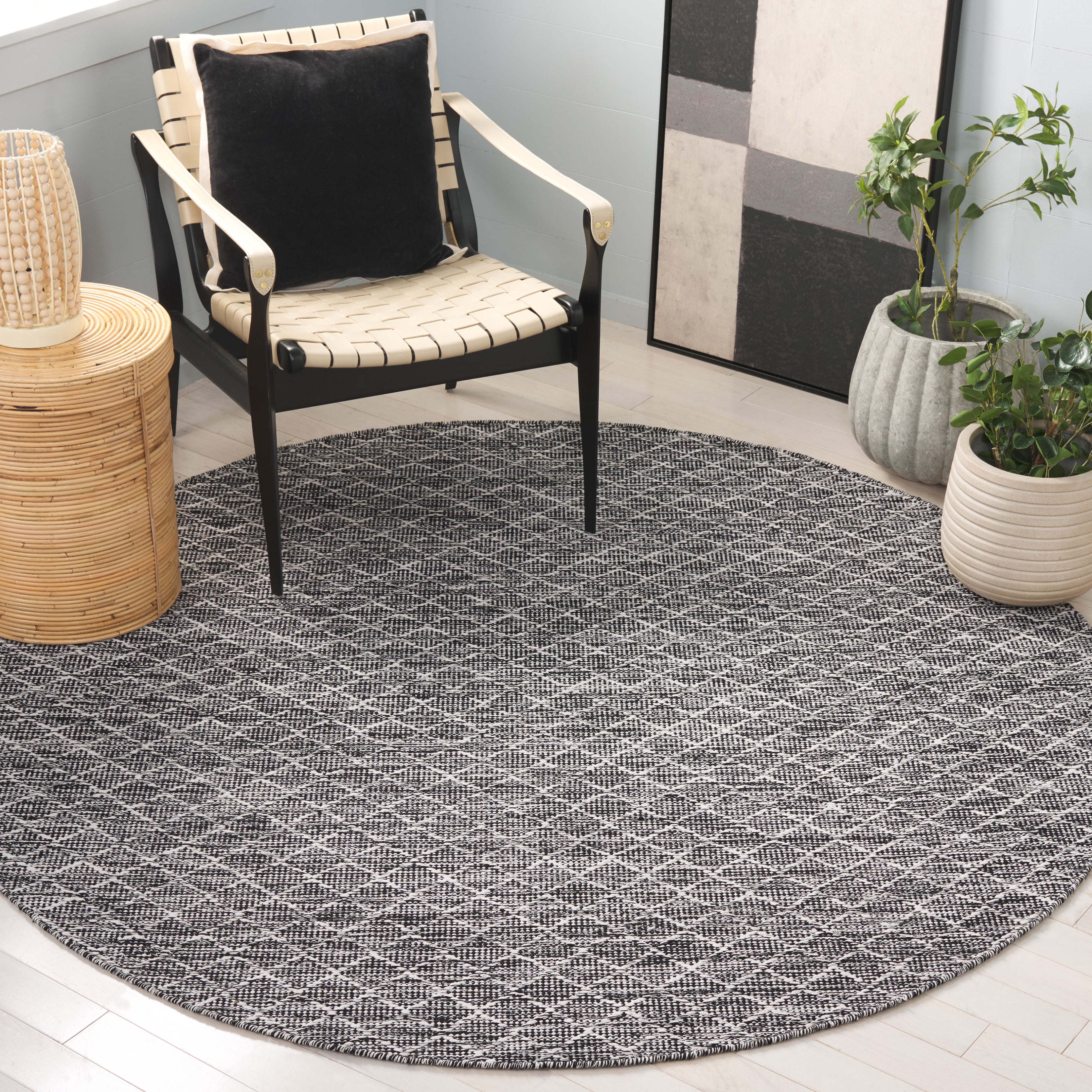 SAFAVIEH Ebony Aisha Diamond Cotton Area Rug, Ivory/Black, 6' x 6' Round