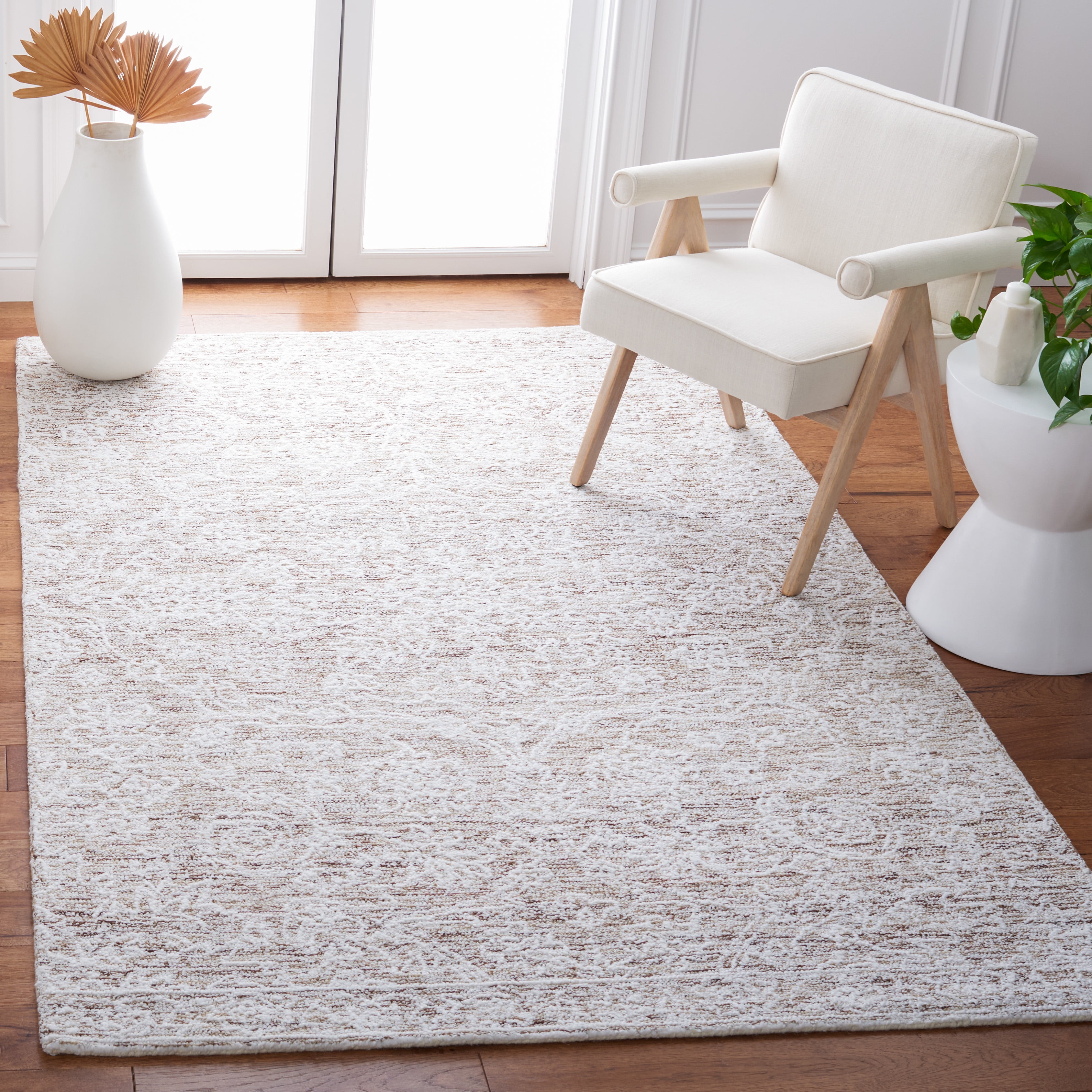 SAFAVIEH Metro Gwendolyn Medallion Area Rug, Ivory/Beige, 6' x 6' Square