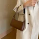 thumbnail image 3 of Nuevos bolsos cruzados de PU de color sólido con cremallera para mujer, bolsos cuadrados pequeños simples de lujo ligeros, bolsos de hombro casuales de moda 2024, 3 of 5