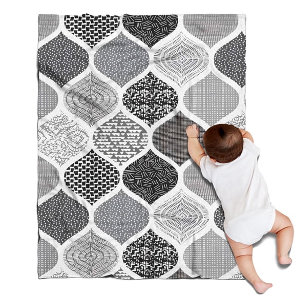 Black and White Geometric Quatrefoil Pattern Blanket,Comfortable Soft Flannel Throw Blanket,All Season,Warm Lightweight Blankets for Sofa Bed Couch Living Room Chair,30"x40"