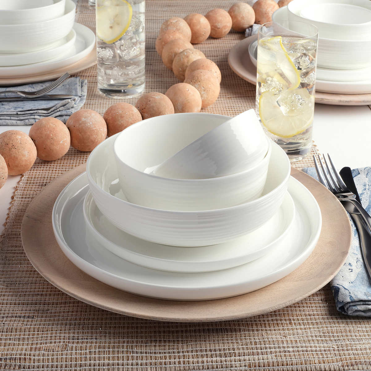 Mikasa Alyssa 40 piece Bone China Dinnerware Set Walmart