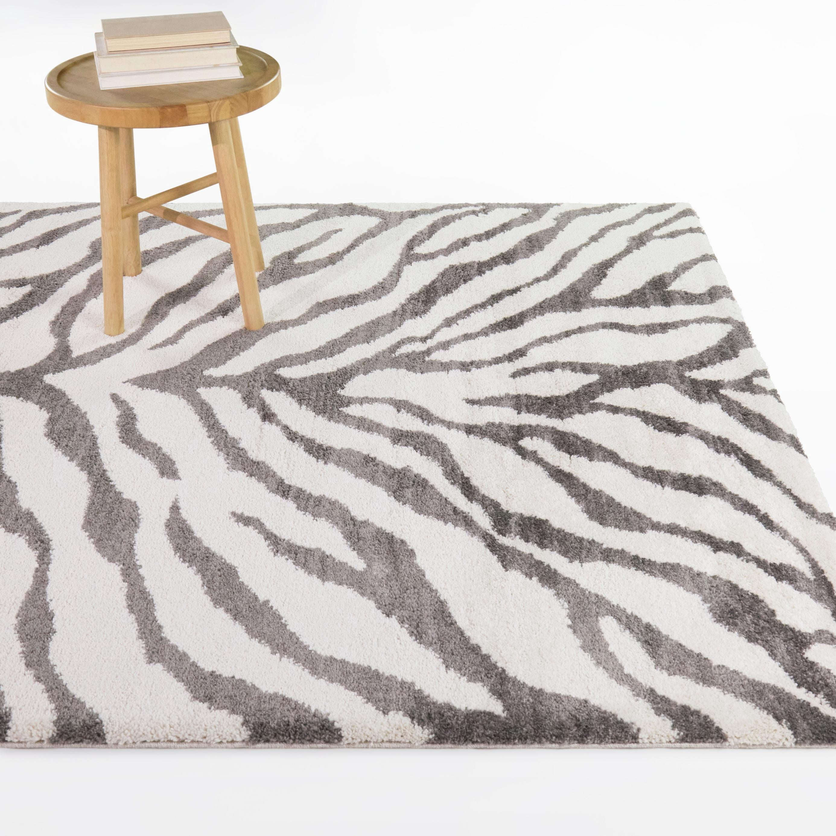 Balta Kat Glam Animal Print Area Rug 5'3" x 7' - Brown