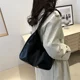 thumbnail image 5 of Bolso retro de gran capacidad 2024, bolso de mano versátil de alta gama para mujer, bolso de hombro portátil informal para ir al trabajo, 5 of 5