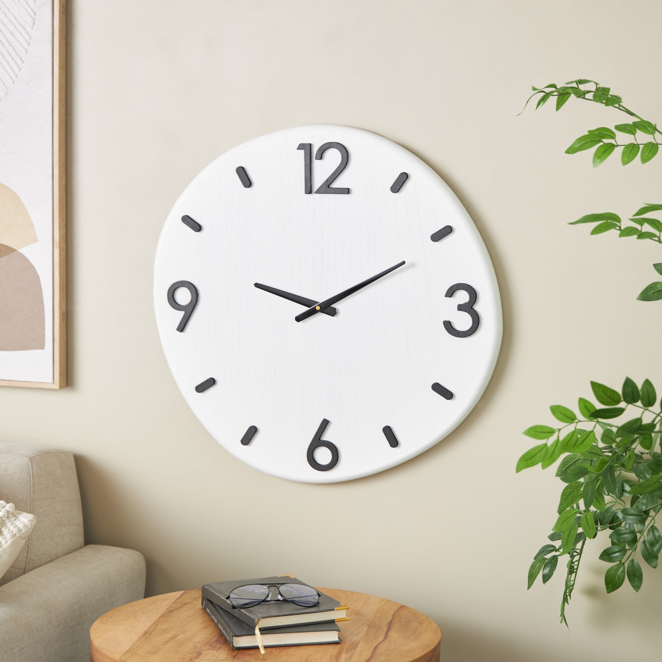 DecMode 24" White Wood Round Wall Clock with Black Hands and Numbers