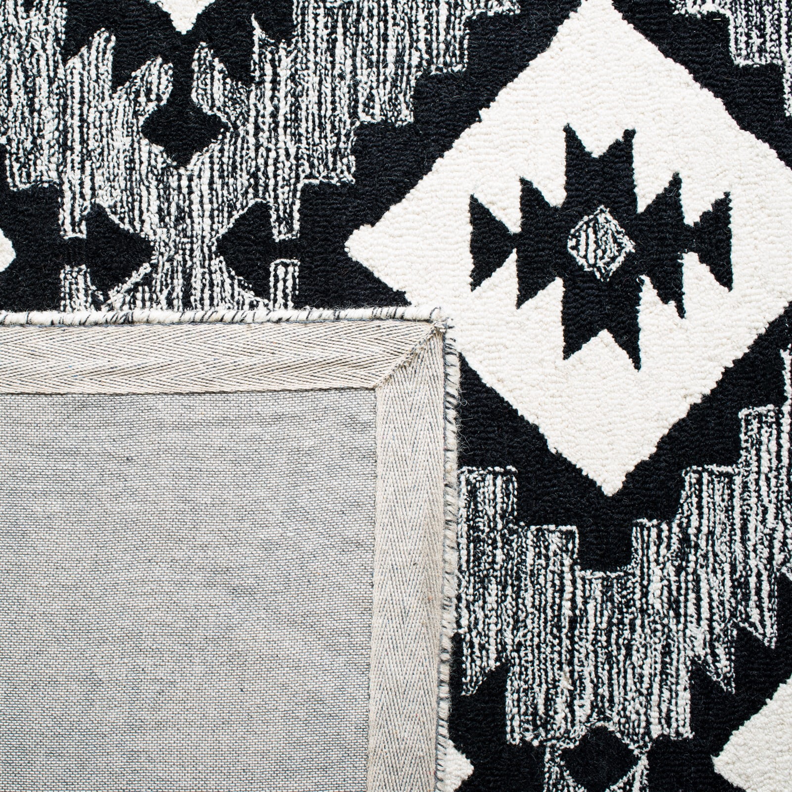 SAFAVIEH Aspen Michaelangelo Southwestern Wool Area Rug, Charcoal/Black, 6' x 9'