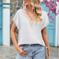 thumbnail image 2 of Top de manga de murciélago corta con cuello en V, ribete de encaje satinado, elegante, transpirable, suelto, Top de verano para mujer para el trabajo, Blanco XL, 2 of 6