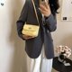 thumbnail image 5 of Bolso de hombro cuadrado pequeño con cerradura en forma de corazón de moda para mujer (amarillo), 5 of 9