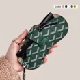 thumbnail image 4 of Bolsa para gafas de sol Bolsa de almacenamiento portátil para gafas Funda protectora de cuero sintético suave para gafas Bolsa ligera para colgar en viajes para gafas de sol, 4 of 5