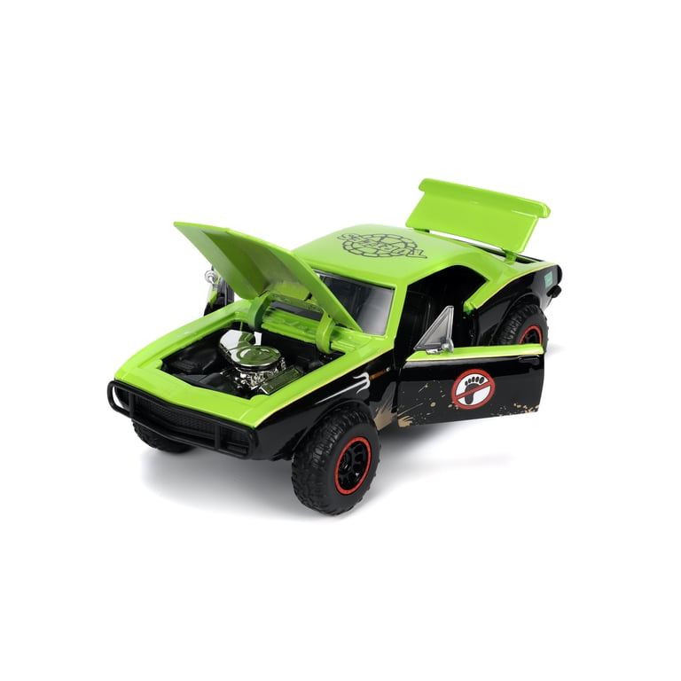 Teenage Mutant Ninja Turtles 1:24 1967 Chevy Camaro Die-cast Car