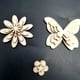 thumbnail image 1 of Xihbxyly Calcomanías de Flores de Madera, 50 Piezas de Adornos Diy Sin Terminar, Materiales Creativos para Manualidades, Madera Duradera, Decoración para Bodas y Fiestas, Diseño Personalizable y Pint, 1 of 7