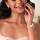 thumbnail image 5 of Correa para Apple Watch MOINSPIRE Bling Diamond Clover para mujer, dorada, 5 of 8