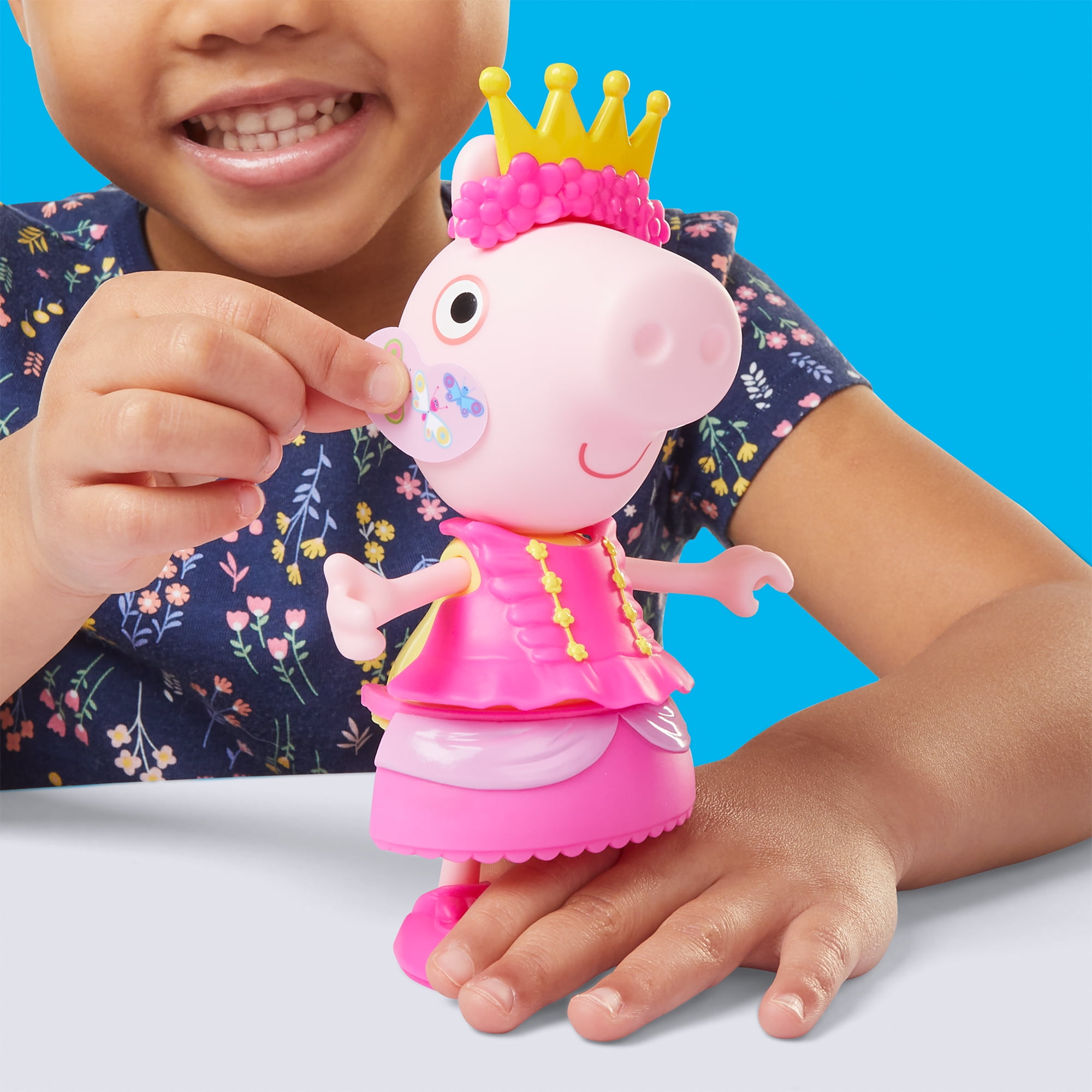 Peppa Pig Toys Peppa's Dress-Up Wardrobe Playset, 6" Figure with 14 Accessories, 3+