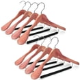 thumbnail image 1 of Perchas de madera TOPIA HANGER de cedro, hombros anchos, paquete de 8, 1 of 7