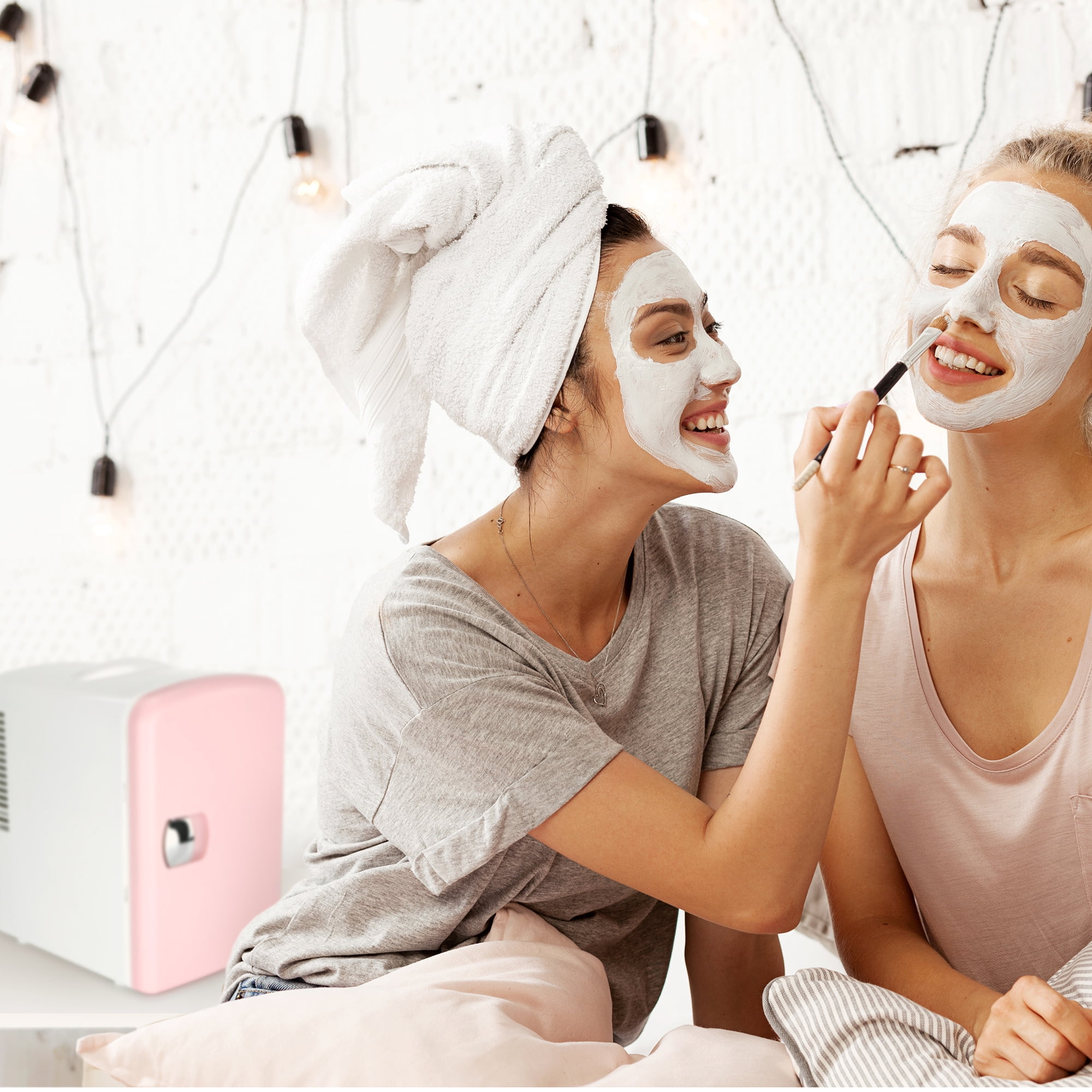 Personal Chiller Mini Fridge Small Space Cooler Pink K4106MTPK