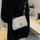 thumbnail image 4 of Bolso de hombro para mujer, bolso de mano de moda, bolso cruzado de diseñador acolchado con correa de cadena, blanco:;:;, 4 of 6