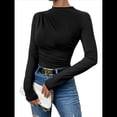 thumbnail image 3 of Camiseta Informal de Larga con Cuello Alto y Fruncido para Mujer, Corte Entallado y Color Liso Negro M, 3 of 10