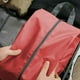 thumbnail image 5 of Bolsa de viaje multifuncional de poliéster impermeable de gran capacidad para guardar ropa, artículos y zapatos., 5 of 6