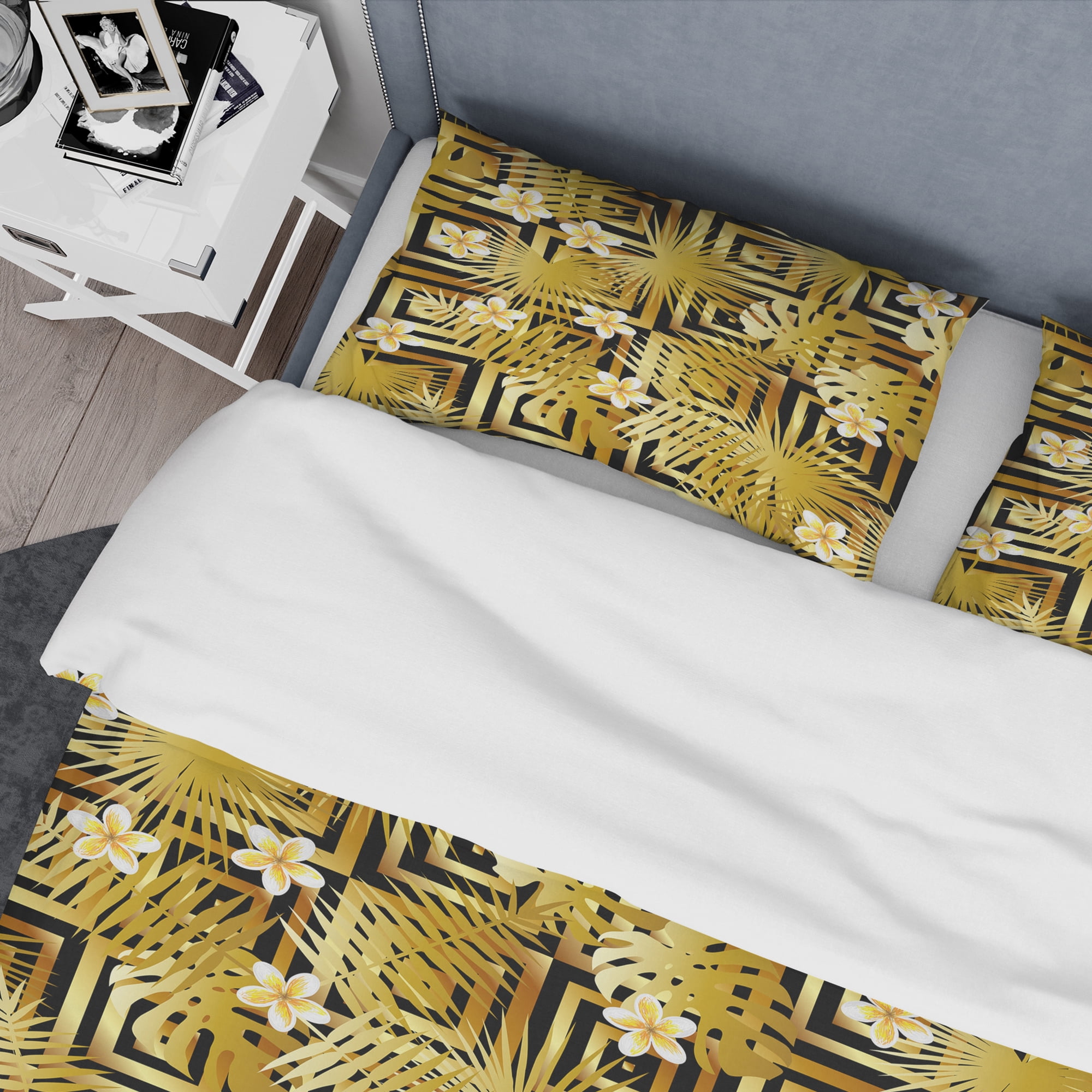 Designart 'Modern gold luxury pattern' Mid-Century Modern Duvet Cover Set