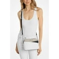 thumbnail image 4 of Michael Kors Bolso Bandolera Jet Set Travel para Mujer con Logo Distintivo y Bloques de Color (OpticWhiteMulti) 35S5STVC6B-Opticwhitemullti, 4 of 4
