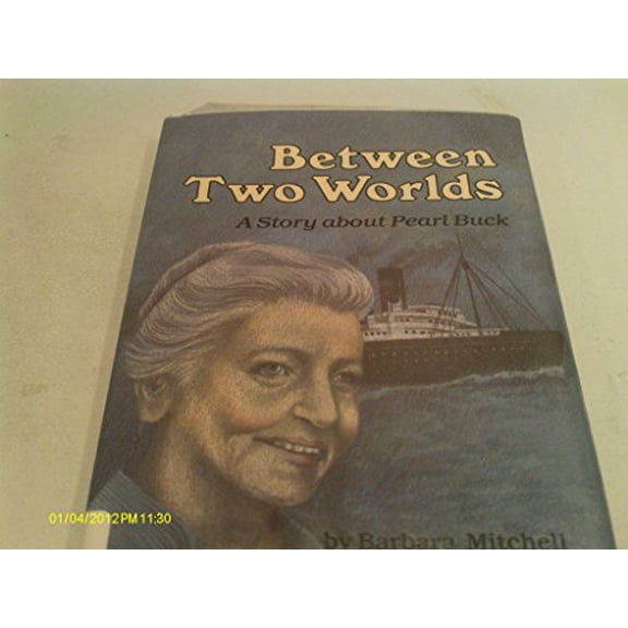 Pre-Owned Between Two Worlds: A Story About Pearl Buck (Creative Minds Biography), 9780876143322, 087614332X, Paperback,