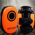 thumbnail image 1 of Kick Muay Thai Kickboxing, almohadilla corporal llamativa para patadas curvas, entrenamiento de boxeo MMA con objetivo de pie de punzonado, asas negro naranja 20x34cm DYNWAVEMX Almohadilla de boxeo, 1 of 8