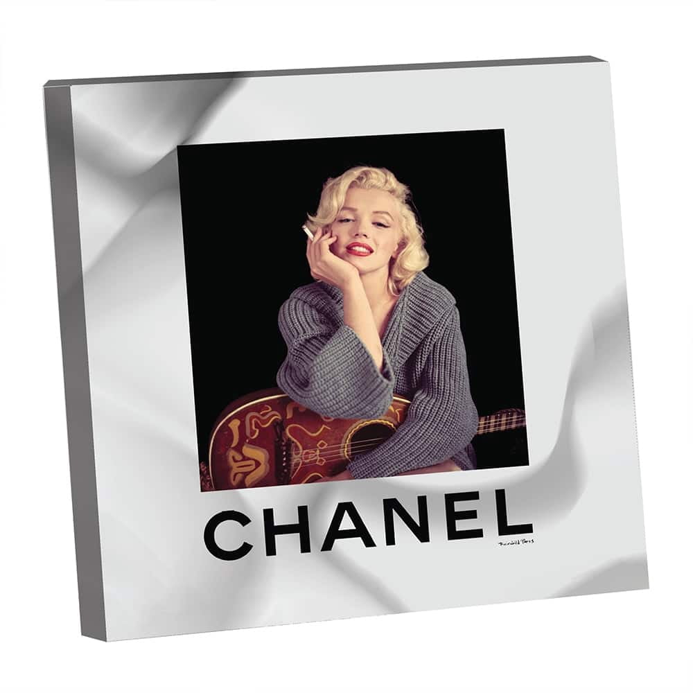 MARILYN IN ALL HER COMFORT - 14"x14" Canvas Artwork - Multi-Color 30 x 30