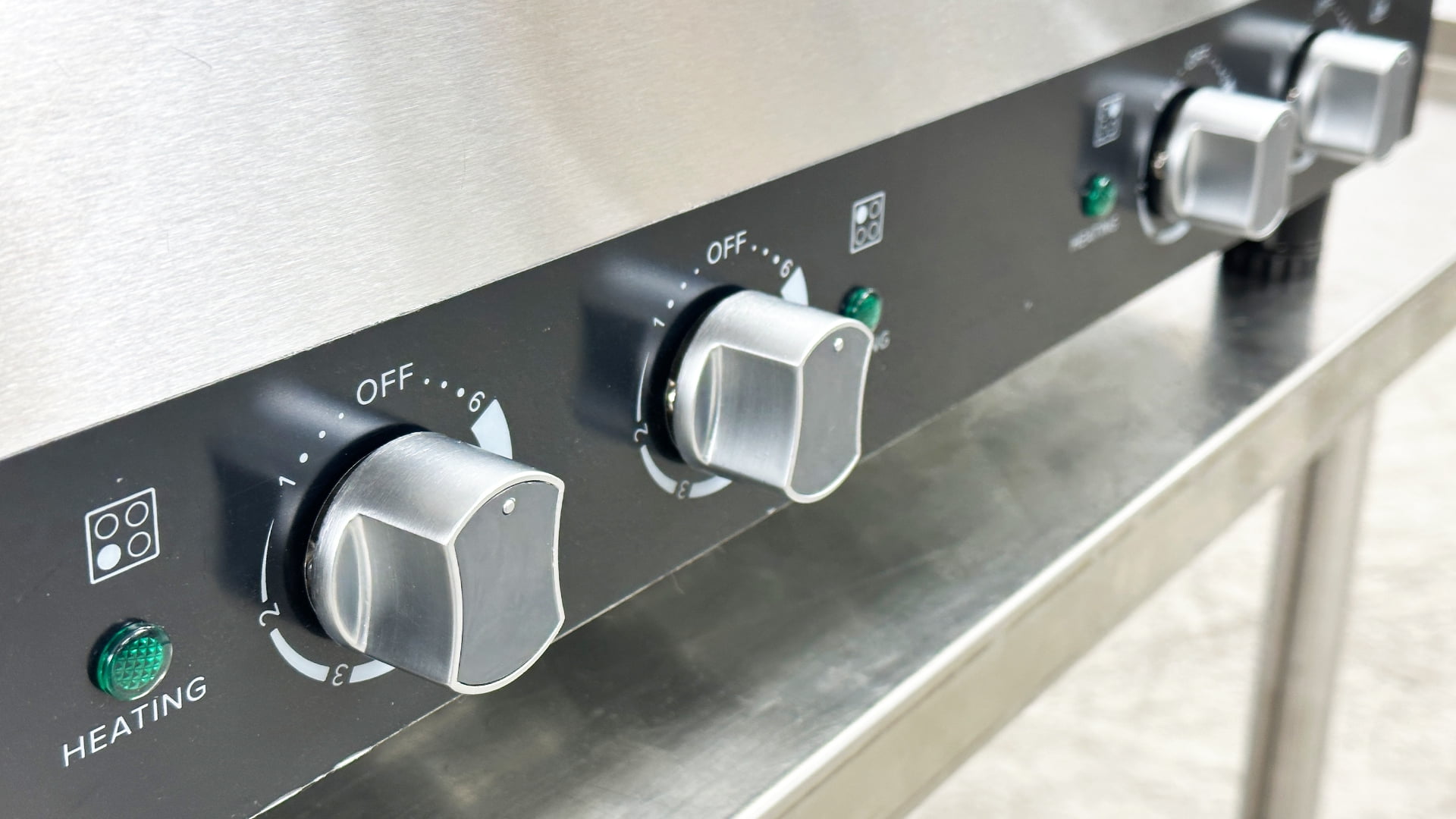 5600W Commercial Electric Four Burner Hot Plate Stove Range 240V, Heavy Duty Hot Plate, NSF Certified