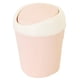 thumbnail image 3 of Organizador Mini cubo de basura de escritorio de plástico, cubo de basura para el hogar, cubo de basura con tapa rodante (rosa) Ehuebsd Libre de BPA, 3 of 5