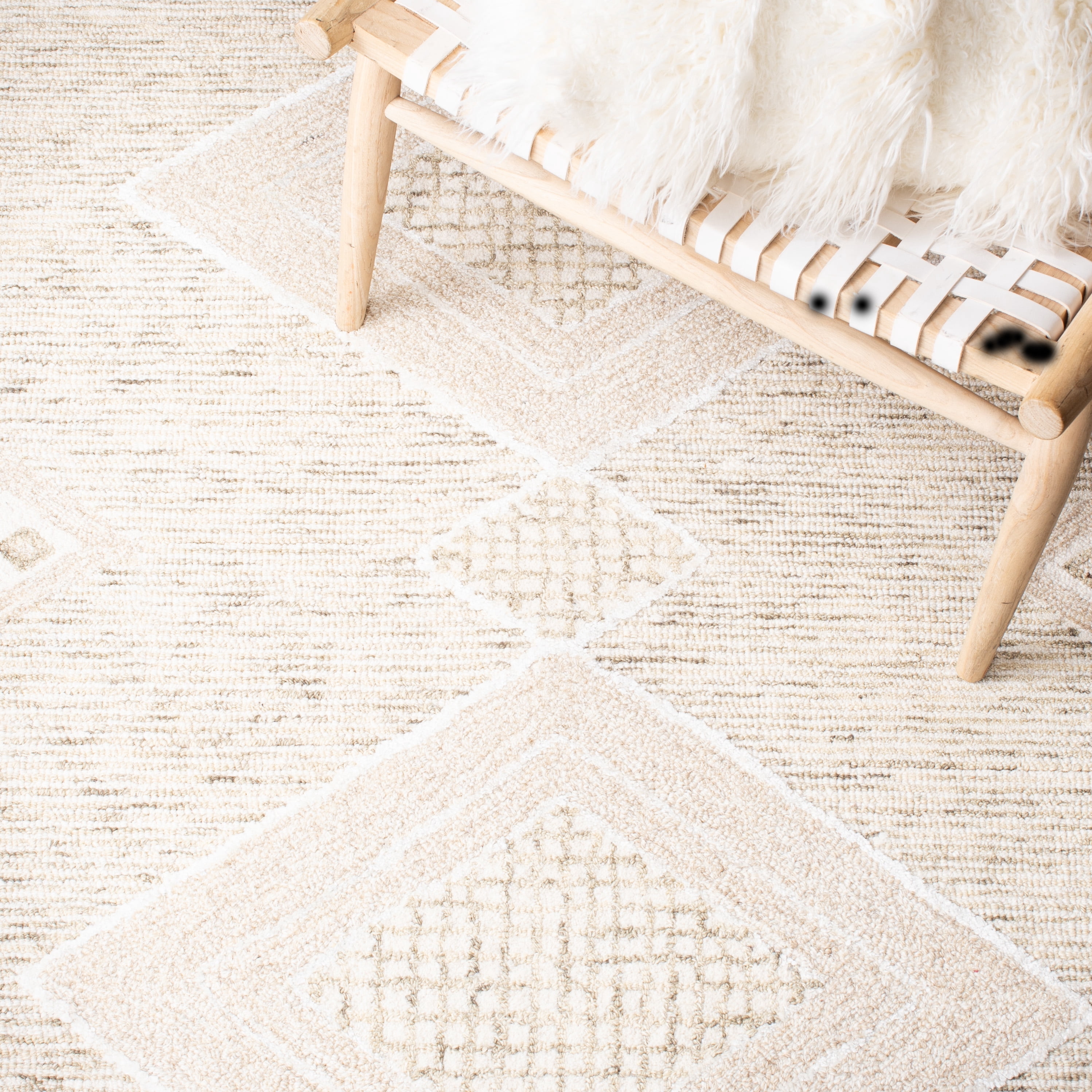 SAFAVIEH Casablanca Bradach Diamond Area Rug, Gold/Sage, 6' x 6' Square