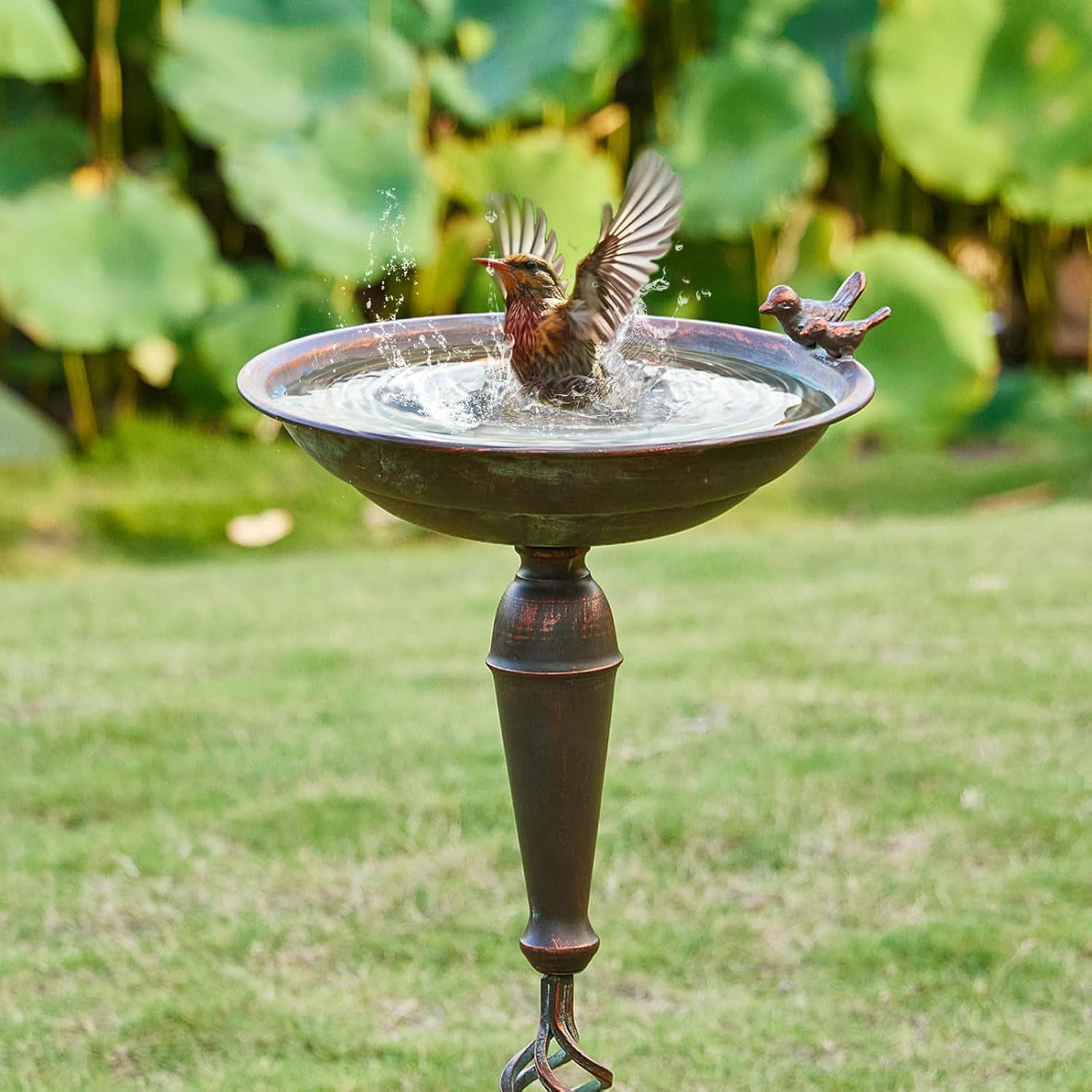 Cast Iron Pedestal Bird Bath，Metal Bird Bath for Outdoor，Vintage Metal Bird Bath Garden Decoration