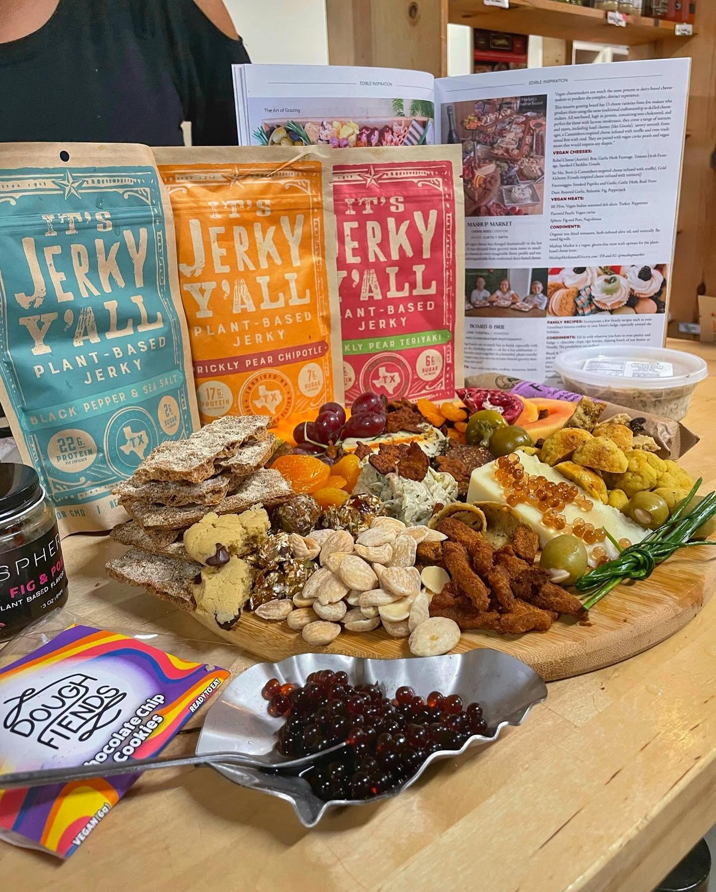 It's Jerky Y'all Vegan Jerky, Sea Salt & Pepper Flavor, High Protein, Non-GMO (6 Pack)