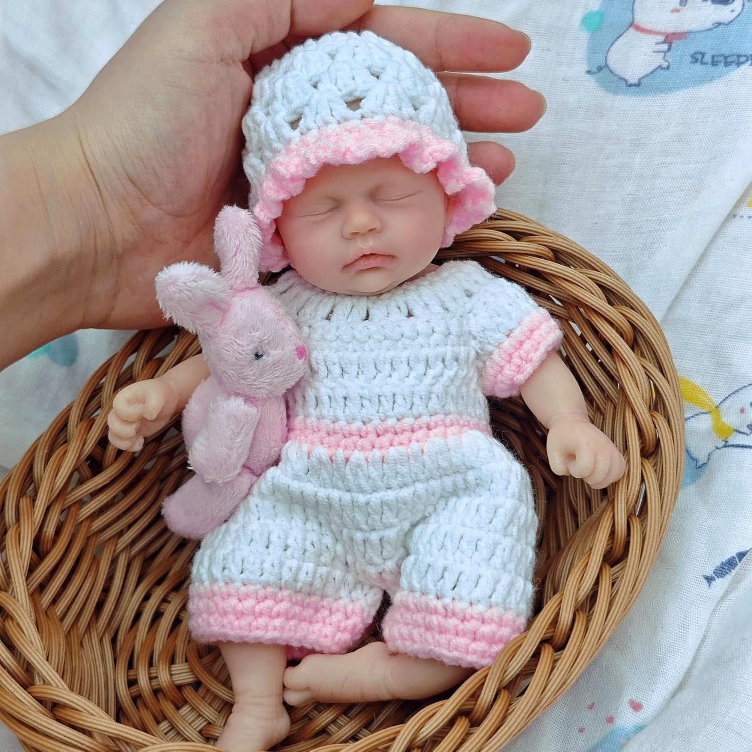 NEWTOTLOVE Micro Full Body Platinum Silicone Reborn Baby Doll 7 Inch Looking Real Baby Miniature Lifelike Sleeping Eyes Closed Baby Girl Realistic Newborn Baby Doll with Gift Box