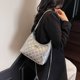 thumbnail image 2 of Bolso de hombro de alta gama para mujer, estilo nicho de moda, con cadena de diamantes, versátil, tipo mensajero, 2025, 2 of 5