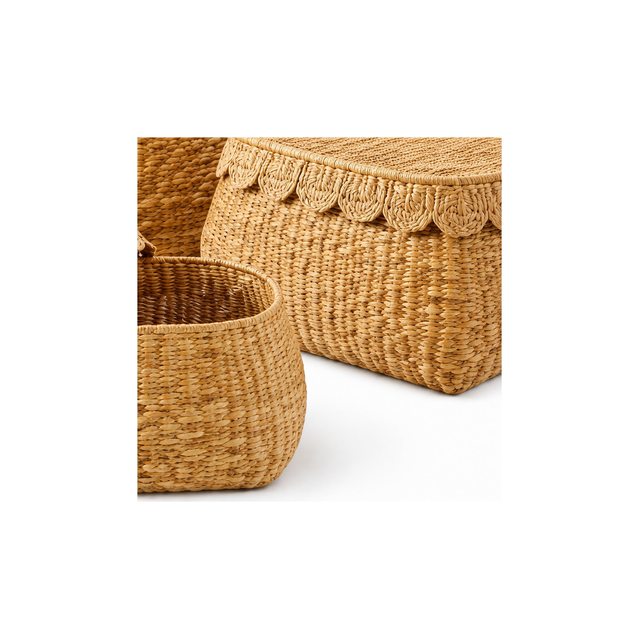 DecMode 18", 24", 30"H Brown Seagrass Woven Storage Basket with Lid, 3-Pieces