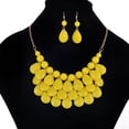 thumbnail image 4 of Collar llamativo con forma de burbuja y aretes para mujer Collar llamativo con forma de burbuja y aretes, 4 of 5