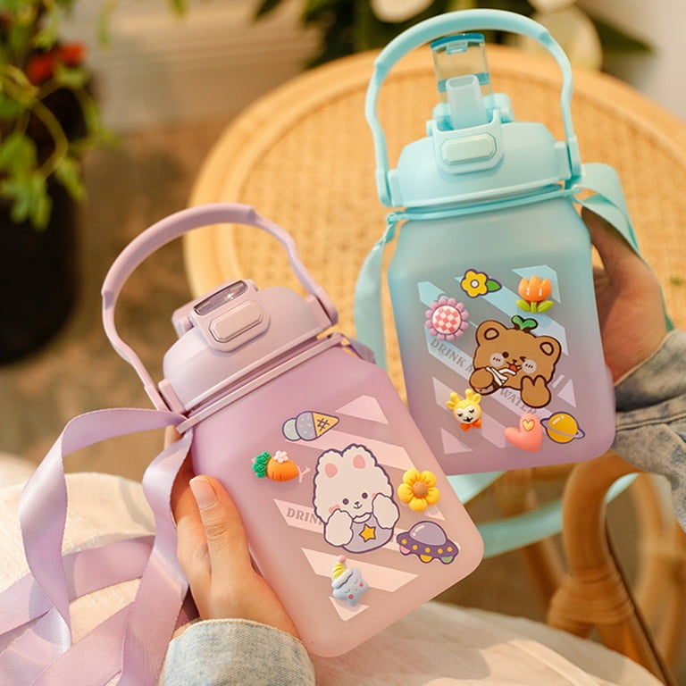 Fairnull 1300ml Sippy Cup Adjustable Shoulder Strap Easy to Carry Cute Girls Water Bottle Airtight Leak-Proof Straw Cup Outdoor Travel Use, Size