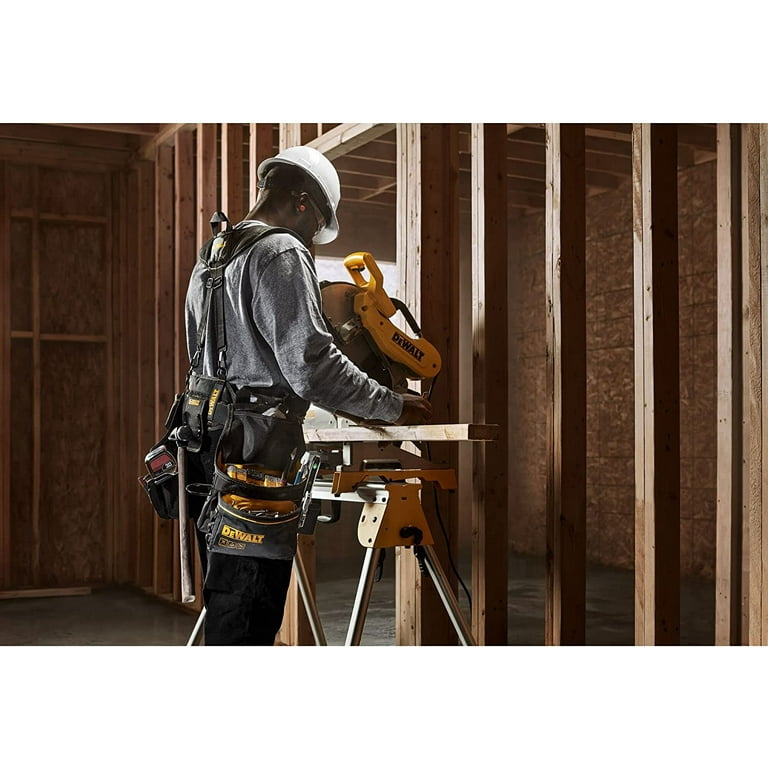 DeWalt DWST540602 25-Pocket Tool Rig with Suspenders - Quantity 1