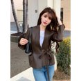 thumbnail image 2 of Abrigo de piel de cordero suave real para mujer, tendencia otoño invierno 2024, chaqueta de cuero genuino entallada con cuello en V simple y cinturón, 2 of 5