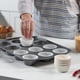 thumbnail image 3 of [500 Uds.] Forros para cupcakes blancos de tamaño estándar, grado alimenticio y a prueba de grasa, tazas para hornear, tazas para hornear a prueba de grasa, 3 of 5